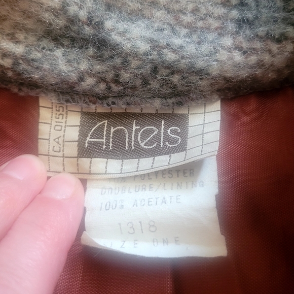 Antels Wool Cape - Picture 8 of 11